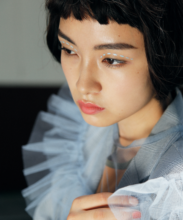 10 xu hướng makeup mùa thu tuyệt đẹp từ sàn runway con gái châu Á có thể áp dụng ngon ơ - Ảnh 9.