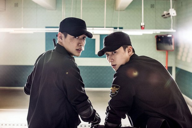 Cười thả ga với bộ đôi manh động Kang Ha Neul - Park Seo Joon trong “Cảnh Sát Tập Sự” - Ảnh 2.