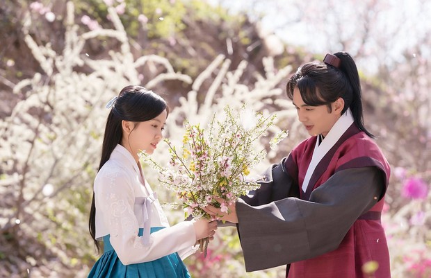 5 người tình màn ảnh của Yoo Seung Ho: Người đẹp nhất lại gây ngán ngẩm nhiều nhất - Ảnh 9.