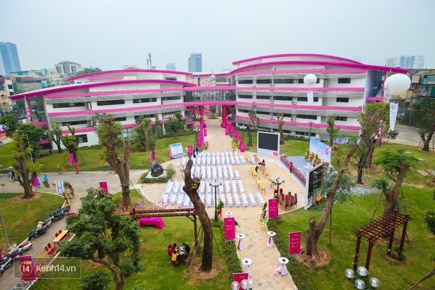 Du học tại chỗ ở Hà Nội tại ngôi trường mới toanh, sang xịn và toàn màu hồng! - Ảnh 2.