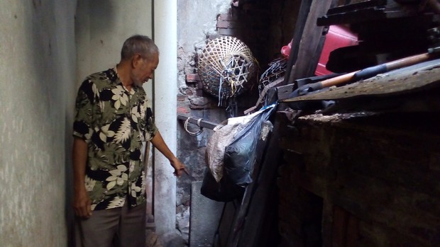 Biệt thự cổ 146 Quán Thánh thành ổ dịch sốt xuất huyết, 6 người mắc bệnh, đoàn lãnh đạo trực tiếp vào cuộc - Ảnh 4.
