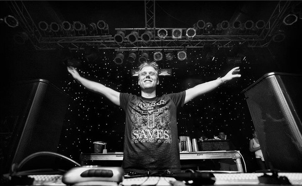DJ dòng nhạc Trance hàng đầu thế giới - Armin van Buuren lần đầu mang EDM đến TP.HCM - Ảnh 1.
