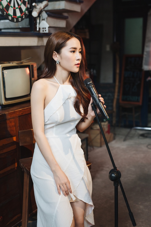 Vân Shi đẹp trong veo, kỉ niệm tuổi 20 bằng MV buồn đến nao lòng - Ảnh 2.