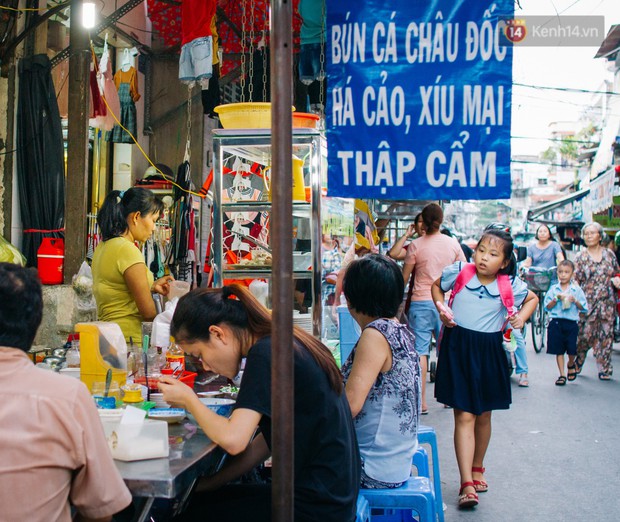 Chùm ảnh: Ở Sài Gòn, có một khu chợ mang tên Campuchia nằm trong hẻm nhỏ nhưng hội tụ đủ hàng ăn thức uống các vùng miền - Ảnh 4.