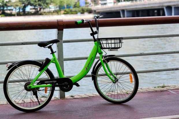 Hong Kong: Vừa mới đưa vào hoạt động, 3 chiếc xe đạp công cộng đã bị ném xuống sông - Ảnh 2.