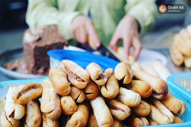 2 hàng bánh mì cay nhất định phải thử khi đến Hải Phòng - Ảnh 6.