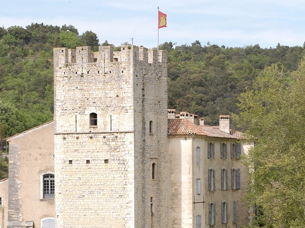 Nếu đi châu Âu, hãy thuê phòng ở 19 lâu đài này để cảm nhận cuộc sống ông hoàng bà chúa thời xưa - Ảnh 8.