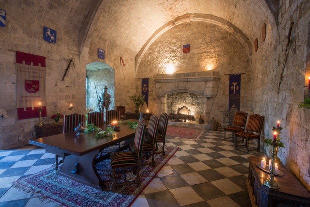 Nếu đi châu Âu, hãy thuê phòng ở 19 lâu đài này để cảm nhận cuộc sống ông hoàng bà chúa thời xưa - Ảnh 15.