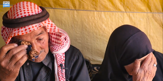 Chuyện tình cảm động của đôi vợ chồng già Syria: Mất hết tất cả trong chiến tranh, nhưng họ vẫn còn có nhau - Ảnh 3.