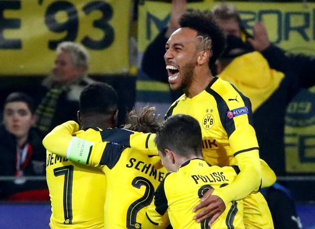 Aubameyang lập hattrick giúp Dortmund vào vòng tứ kết - Ảnh 12.
