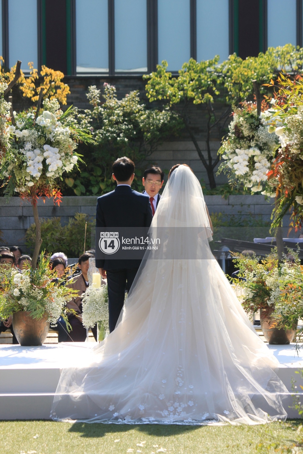Độc quyền từ Hàn Quốc: Cận cảnh đẳng cấp siêu hoành tráng của lễ đường đám cưới Song Joong Ki và Song Hye Kyo - Ảnh 13.