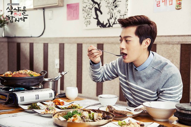 Cuộn kimbap thiệt giản dị với thủ thuật đặc biệt hoặc của thực thần Yoon Doo Joon - Hình ảnh 1.