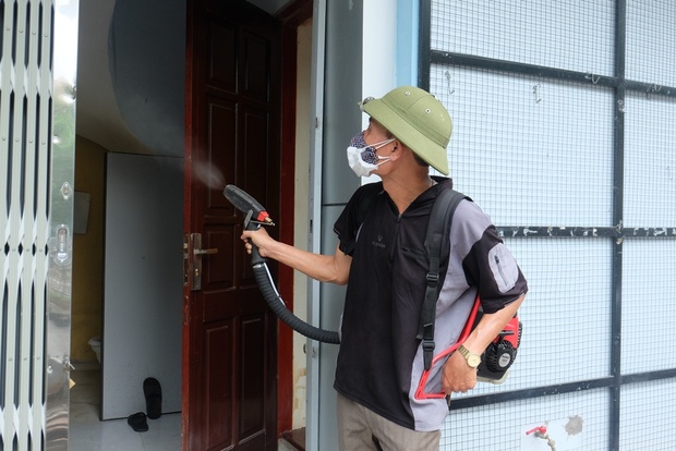 3 bệnh nhân tử vong do sốt xuất huyết, người dân và sinh viên ở Hà Nội cuống cuồng lo chống dịch - Ảnh 1.