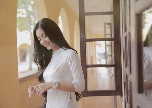 Con gái Việt vẫn xinh đẹp và dịu dàng nhất khi mặc áo dài trắng!  - Ảnh 17.