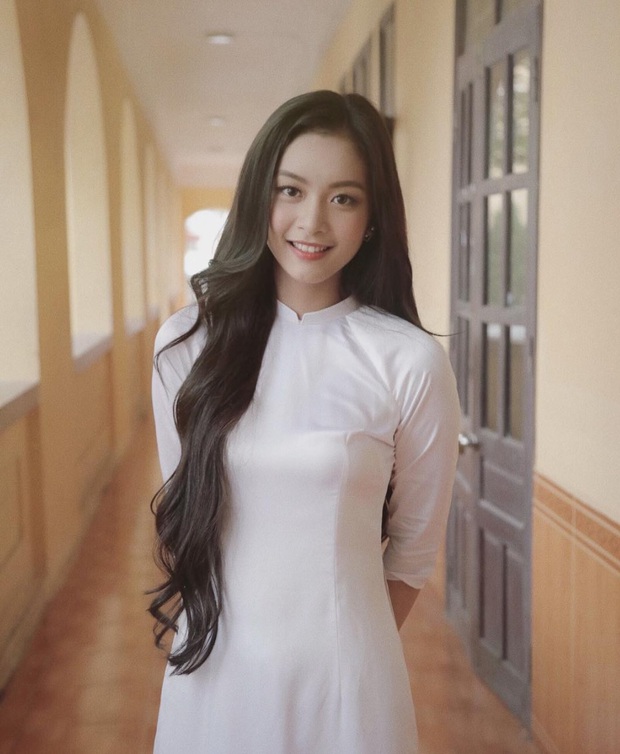 Con gái Việt vẫn xinh đẹp và dịu dàng nhất khi mặc áo dài trắng!  - Ảnh 16.