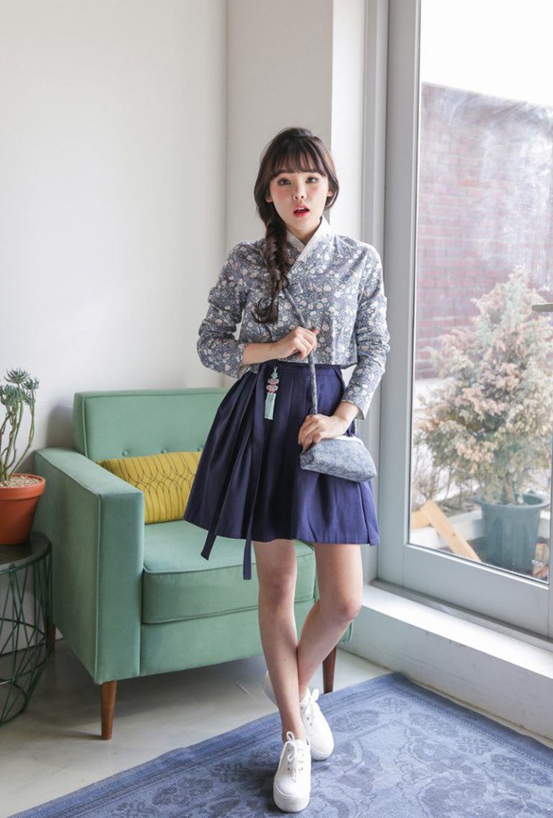 Hanbok được giới trẻ Hàn xào nấu thành váy ngắn, netizen lại được dịp tranh cãi nảy lửa - Ảnh 2.