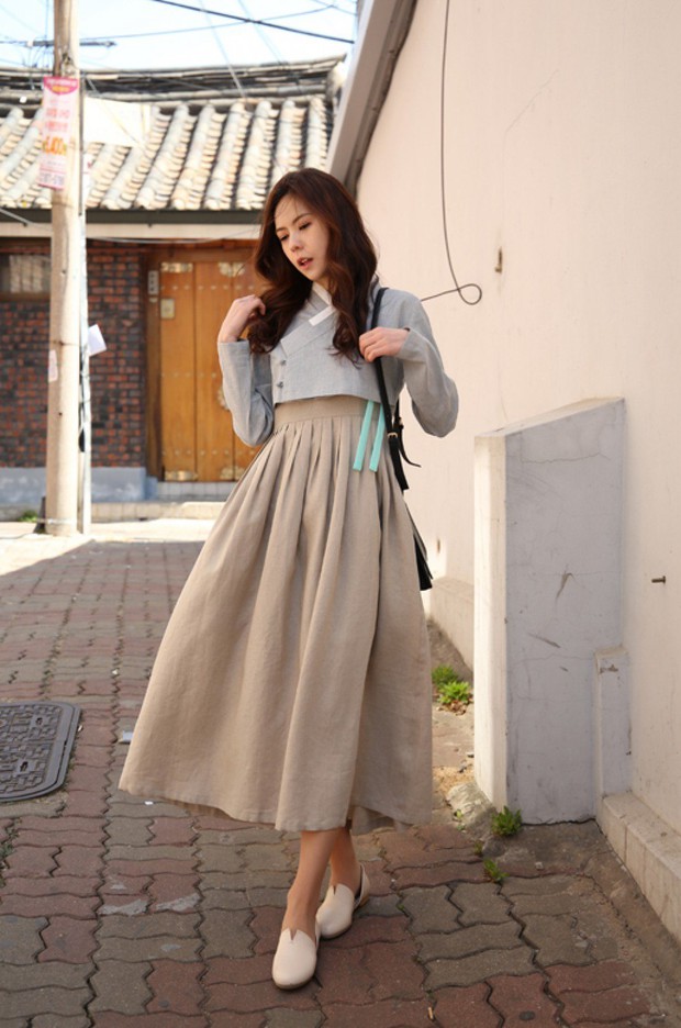 Hanbok được giới trẻ Hàn xào nấu thành váy ngắn, netizen lại được dịp tranh cãi nảy lửa - Ảnh 3.
