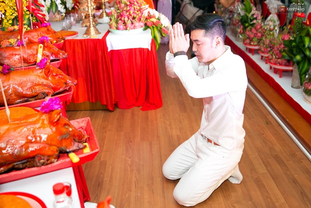 Bảo Thy giản dị, vợ chồng Khánh Thi - Phan Hiển đưa con trai cưng dự lễ giỗ tổ sân khấu - Ảnh 7.