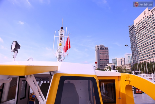 Cận cảnh tuyến buýt đường sông với nội thất hiện đại lần đầu tiên chạy thử nghiệm ở Sài Gòn - Ảnh 8.