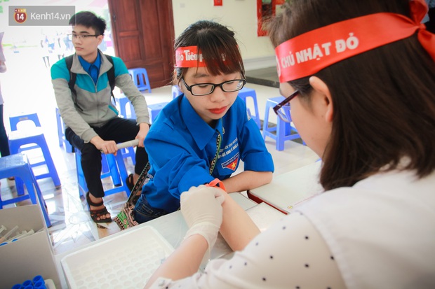 Hàng nghìn bạn trẻ Hà Nội - Sài Gòn hào hứng tham gia hiến máu nhân đạo trong ngày Chủ nhật Đỏ - Ảnh 13.