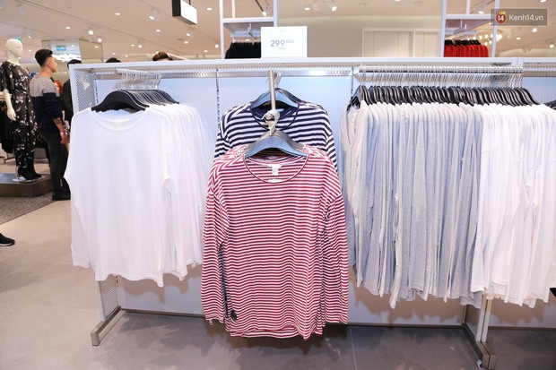 Buổi khai trương sớm store H&M Hà Nội: Đồ mùa đông đẹp, đa dạng với giá rất mềm, áo nỉ 249K, áo len 499K - Ảnh 16.
