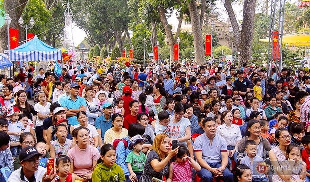 Hàng nghìn người ùn ùn đổ về khu vui chơi trong ngày cuối năm, Thảo Cầm Viên Sài Gòn quá tải - Ảnh 13.
