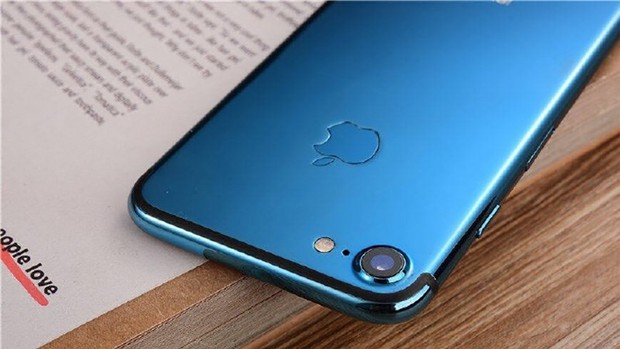 Chiếc iPhone năm 2017 sẽ có màu xanh vạn người mê - Ảnh 1.