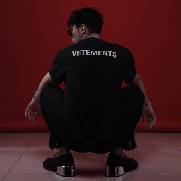 Công phá xong Gucci, Kelbin Lei lại tiếp tục chinh phục Instagram của Vetements - Ảnh 9. Công phá xong Gucci, Kelbin Lei lại tiếp tục chinh phục Instagram của Vetements - Ảnh 9.