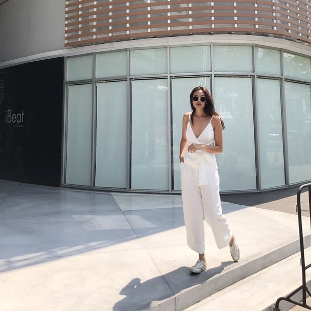 Bạn có biết chim non chăm học Lynn trong Bad Genius ngoài đời mặc chất như thế này không? - Ảnh 2. Bạn có biết chim non chăm học Lynn trong Bad Genius ngoài đời mặc chất như thế này không? - Ảnh 2.