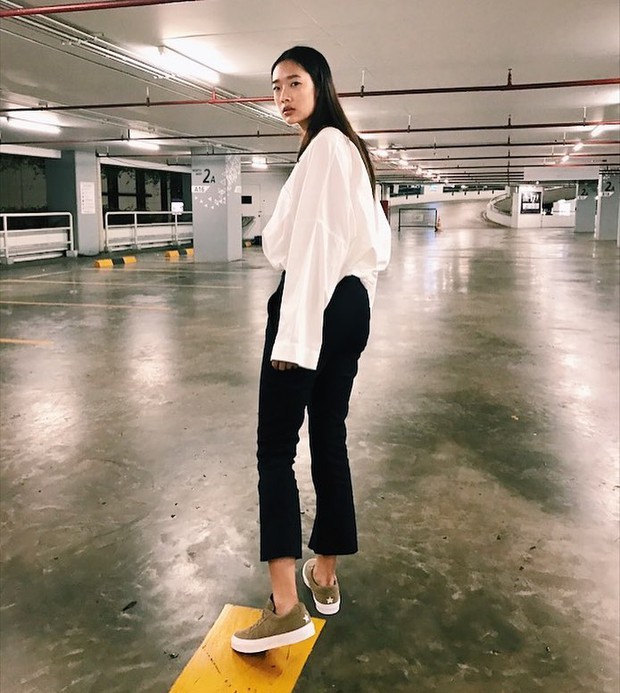 Bạn có biết chim non chăm học Lynn trong Bad Genius ngoài đời mặc chất như thế này không? - Ảnh 8. Bạn có biết chim non chăm học Lynn trong Bad Genius ngoài đời mặc chất như thế này không? - Ảnh 8.