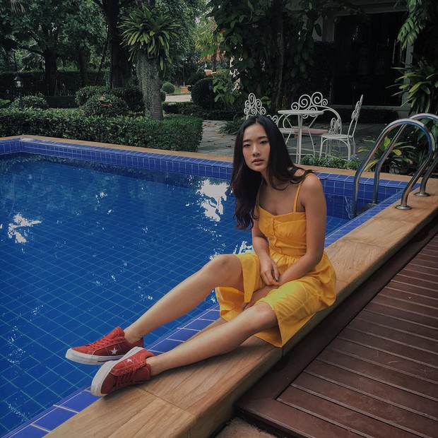 Bạn có biết chim non chăm học Lynn trong Bad Genius ngoài đời mặc chất như thế này không? - Ảnh 16. Bạn có biết chim non chăm học Lynn trong Bad Genius ngoài đời mặc chất như thế này không? - Ảnh 16.