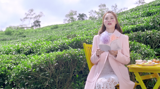 She Was Pretty phiên bản Việt vừa tung hình ảnh đầu tiên, An Chi của Lan Ngọc đã bị chê trang điểm và quần áo quá đà - Ảnh 4. She Was Pretty phiên bản Việt vừa tung hình ảnh đầu tiên, An Chi của Lan Ngọc đã bị chê trang điểm và quần áo quá đà - Ảnh 4.