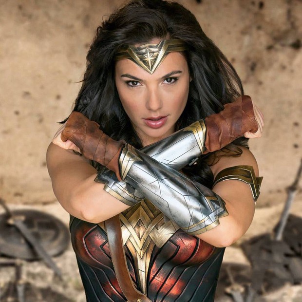 Wonder Woman Gal Gadot - Mỹ nhân tuyệt sắc chẳng thèm vương miện Hoa hậu Hoàn vũ để nổi tiếng! - Ảnh 11.