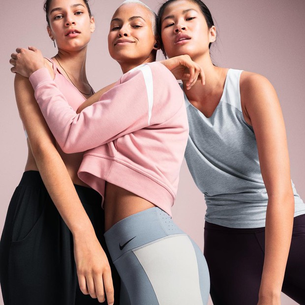 Bán mỗi giày hồng đã là gì, giờ Nike còn tung ra bộ sưu tập toàn đồ màu hồng cho hội chị em rồi đây này - Ảnh 9. Bán mỗi giày hồng đã là gì, giờ Nike còn tung ra bộ sưu tập toàn đồ màu hồng cho hội chị em rồi đây này - Ảnh 9.
