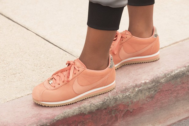Bình thường đã chất nhưng phiên bản mới nhất của Nike Cortez còn đẹp hơn nữa - Ảnh 5. Bình thường đã chất nhưng phiên bản mới nhất của Nike Cortez còn đẹp hơn nữa - Ảnh 5.