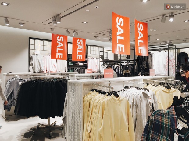 Thông báo sale tới 50%, H&M khiến tín đồ thời trang Hà Nội hụt hẫng vì sale quá ít đồ và không sale đồ Đông - Ảnh 8.