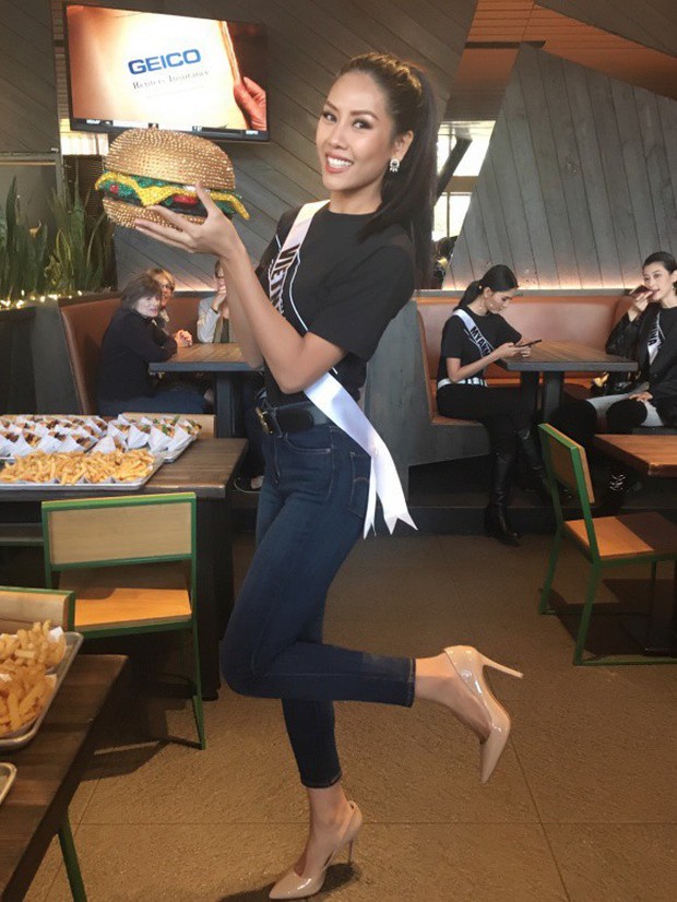 Clip: Nguyễn Thị Loan tự tin trình diễn trong phần thi Trang phục dân tộc tại Miss Universe - Ảnh 3.