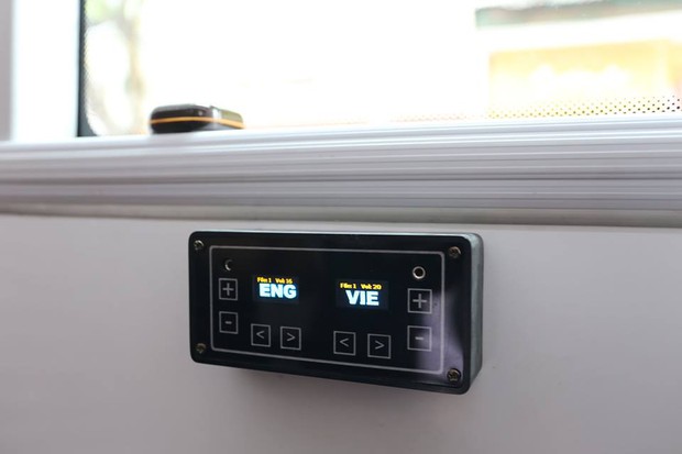 Clip: Trải nghiệm chuyến xe buýt 2 tầng mui trần đầu tiên tại Hà Nội - Ảnh 6.