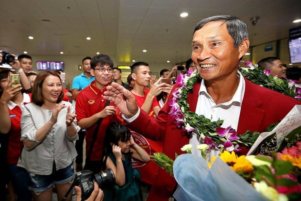 HLV Mai Đức Chung thay Hữu Thắng dẫn dắt tuyển Việt Nam - Ảnh 1.