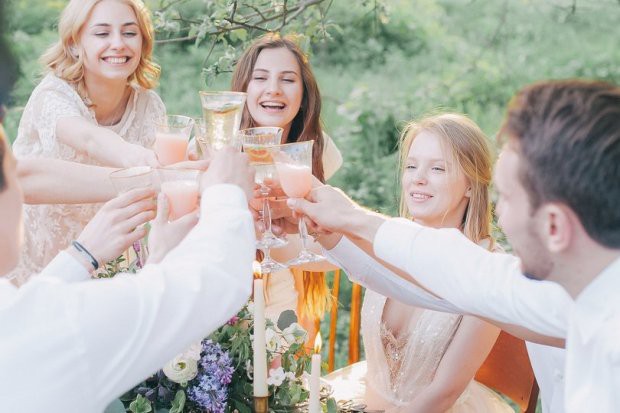 5 cách để giữ tình bạn vững bền sau khi tốt nghiệp - Ảnh 2.
