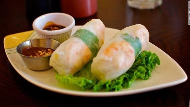 Phở và Gỏi cuốn của Việt Nam lọt tốp 30 món ăn ngon nhất thế giới - Ảnh 2.