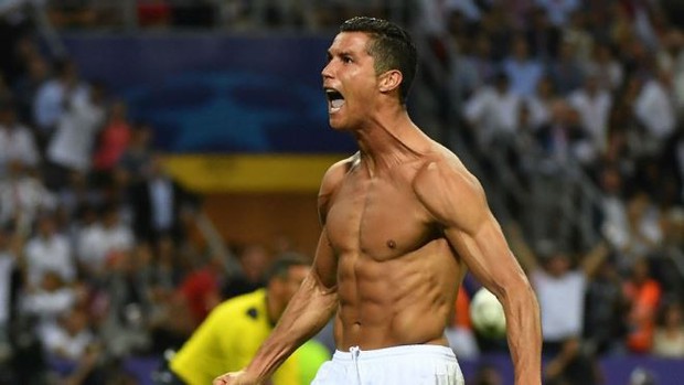 Diễn viên, ca sĩ Hy Lạp thừa nhận làm chuyện dại dột với Ronaldo - Ảnh 3.