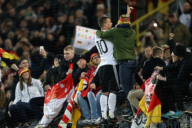 Hoàng tử Podolski lập siêu phẩm ngày chia tay đội tuyển Đức - Ảnh 12.