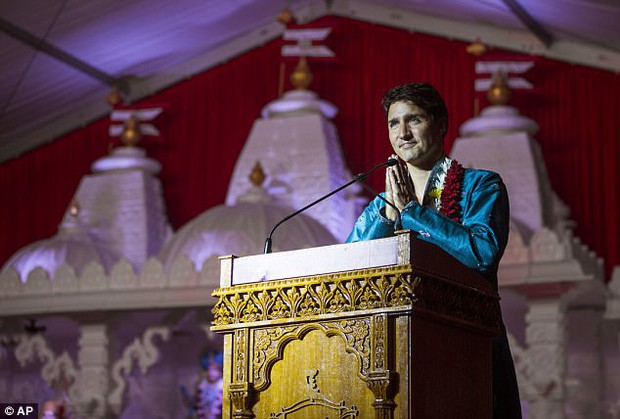 Thủ tướng Canada xuất hiện rạng rỡ cùng những người chuyển giới trong buổi tuần hành tự hào LGBT - Ảnh 9.