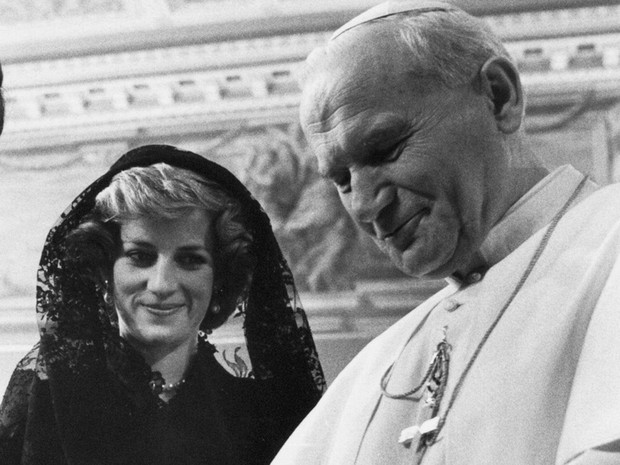 Nhìn lại cuộc đời cố công nương Diana: Những năm tháng không thể quên của một đóa hồng nước Anh - Ảnh 39.