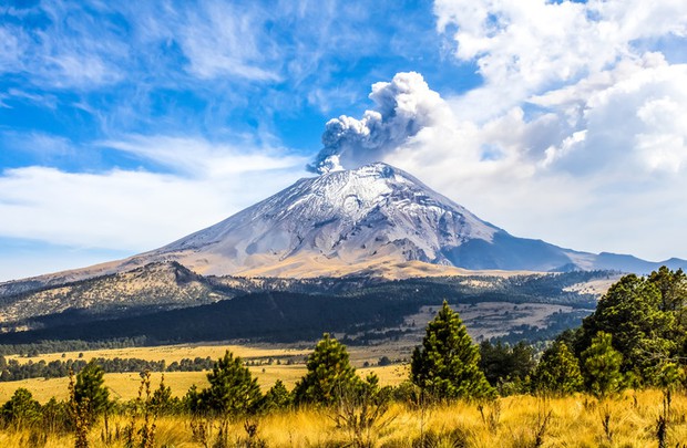 Đây là 5 ngọn núi lửa nguy hiểm nhất thế giới hiện nay - Ảnh 4.