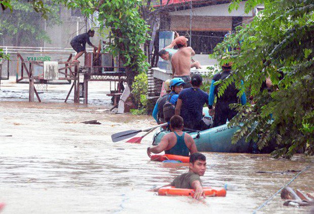 Tiến về Việt Nam, bão Tembin làm gần 90 người chết ở Philippines - Ảnh 3.