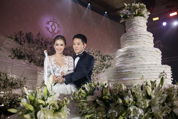 Đám cưới triệu đô sang chảnh hết nấc của mỹ nhân đẹp nhất nhì Thái Lan với nhẫn kim cương 5 carat, 6 bộ váy đắt đỏ - Ảnh 21.