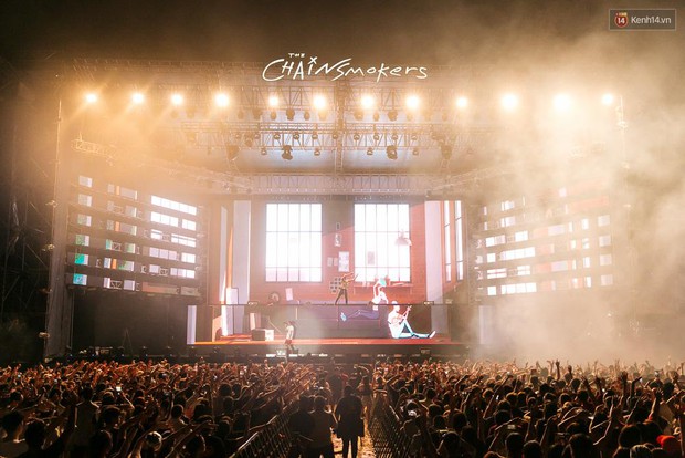 The Chainsmokers khiến khán giả Việt Nam vỡ òa với màn biểu diễn đầy nhiệt huyết suốt 2 tiếng - Ảnh 6.