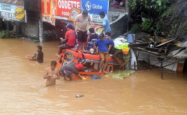 Tiến về Việt Nam, bão Tembin làm gần 90 người chết ở Philippines - Ảnh 4.